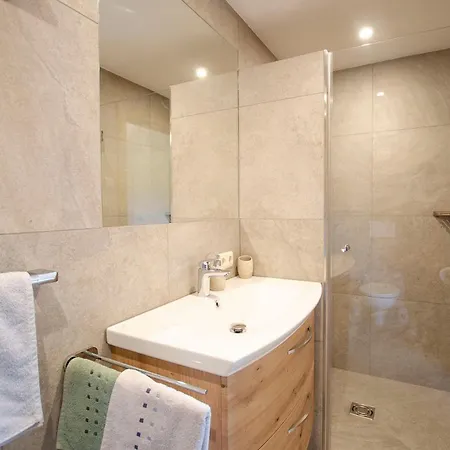 Bio-bauernhof Bachangerhof * Кёссен