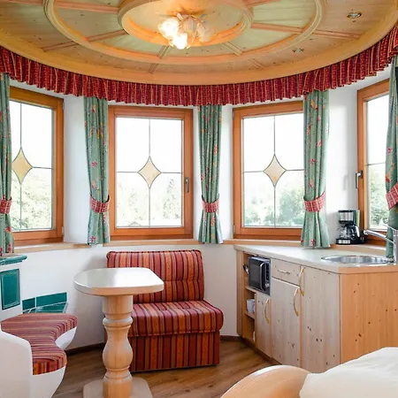 Bio-bauernhof Bachangerhof * Кёссен